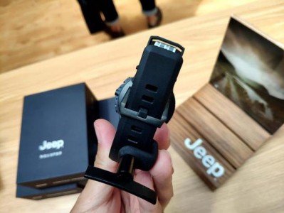 Jeep联合FERACE发布智能手表：支持4G全网通